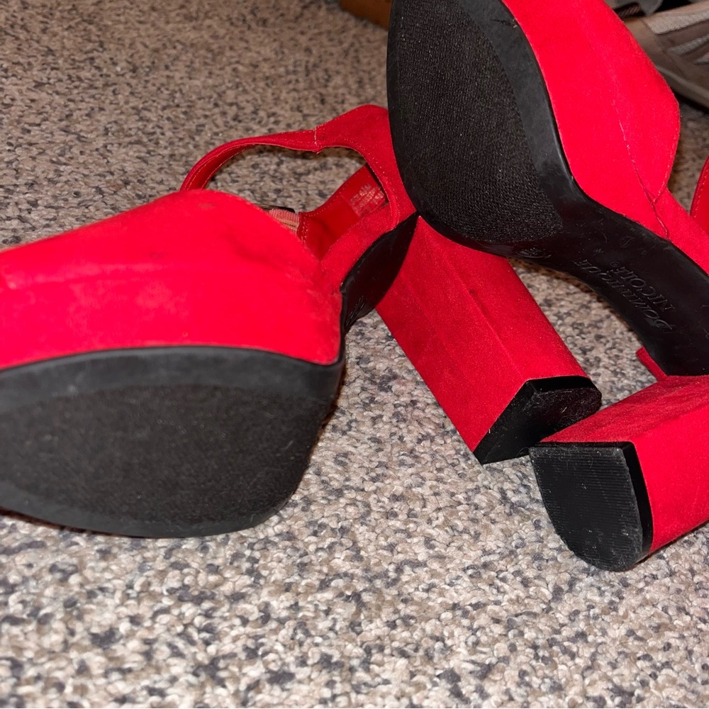 Red heels - Picture 2 of 2